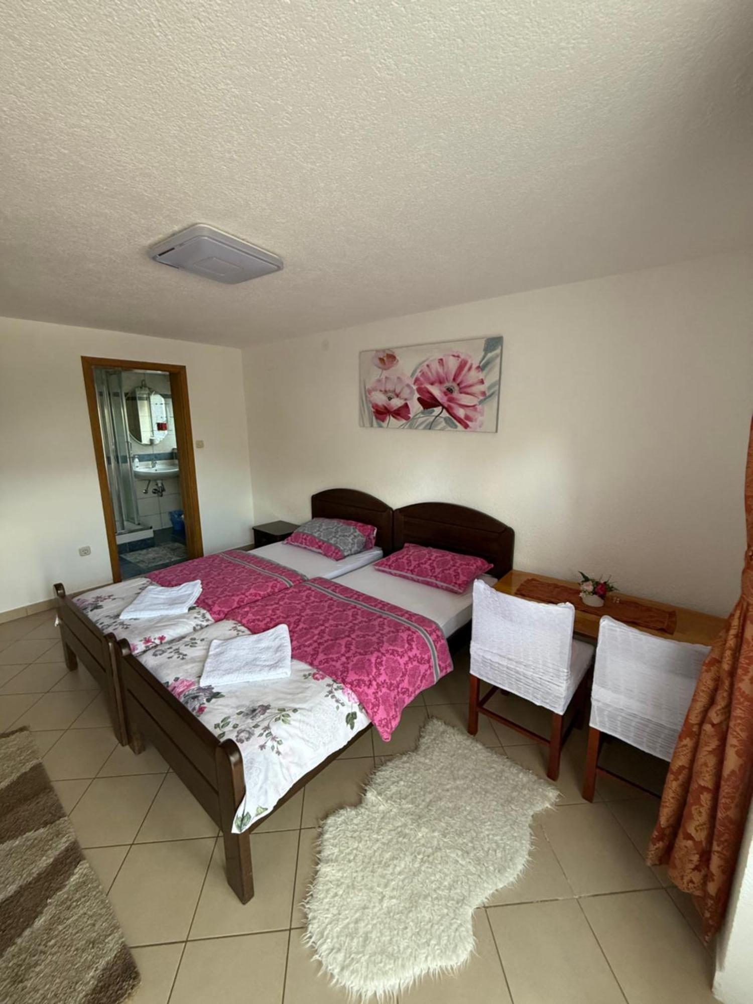 Plitvice Pension Perisic Korenica Buitenkant foto
