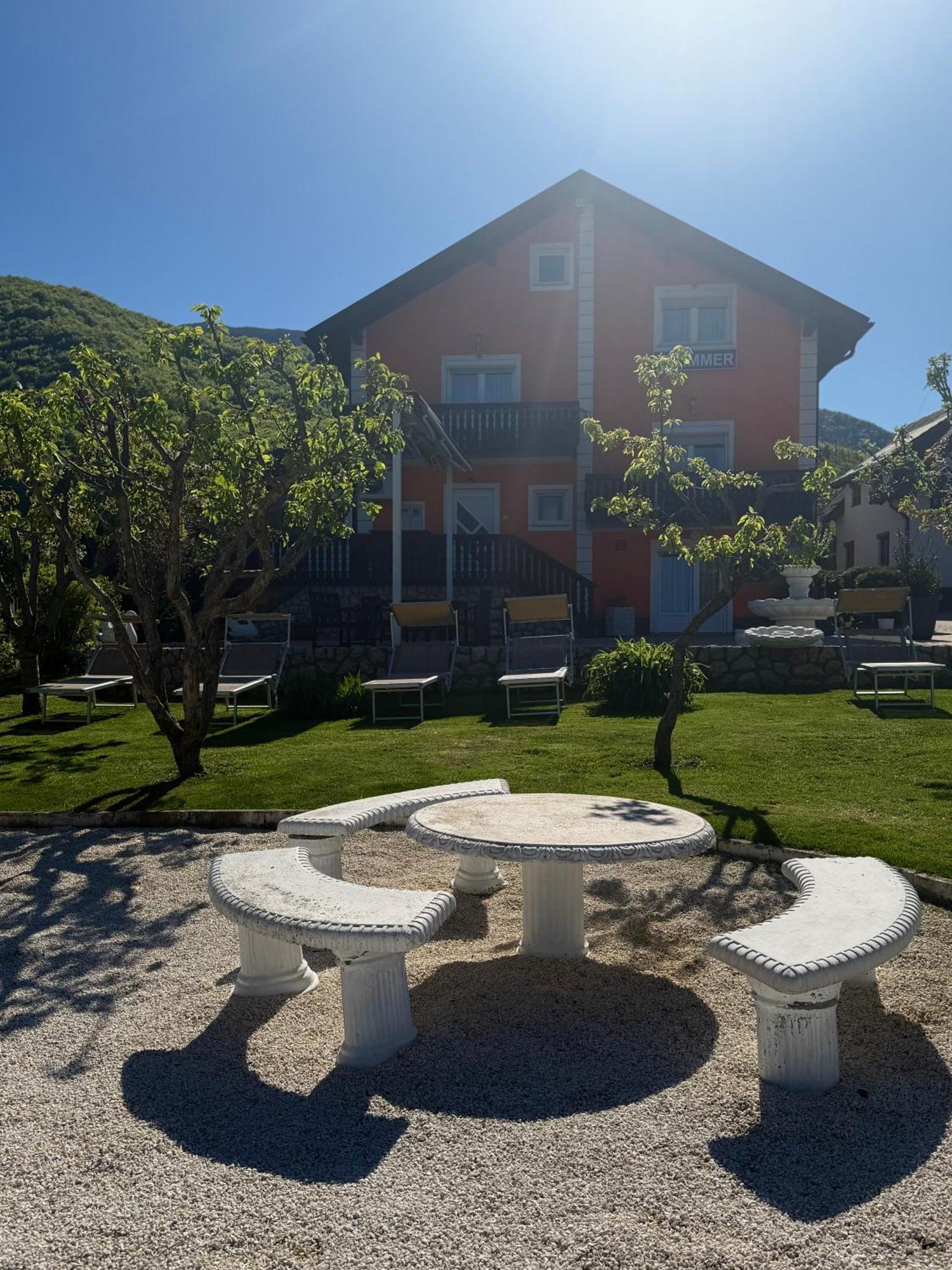 Plitvice Pension Perisic Korenica Buitenkant foto