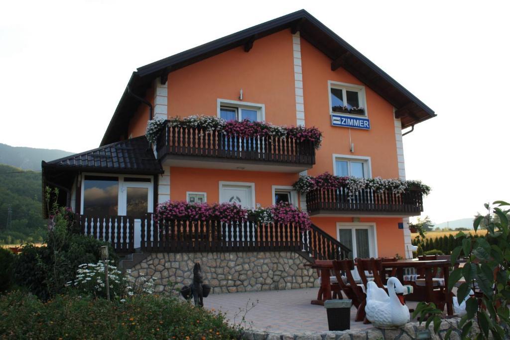 Plitvice Pension Perisic Korenica Buitenkant foto
