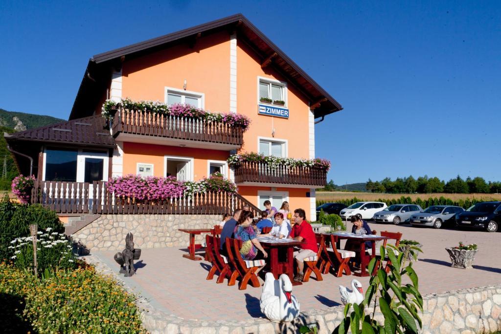 Plitvice Pension Perisic Korenica Buitenkant foto