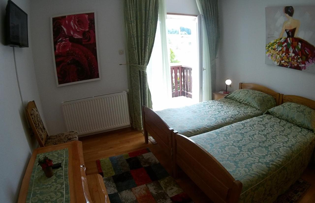 Plitvice Pension Perisic Korenica Buitenkant foto
